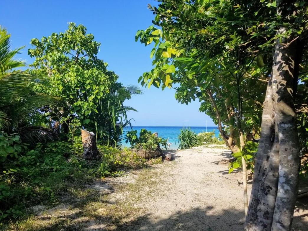 Serenity Beaches Resort Uoleva Island Exterior photo